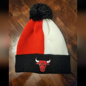 Bulls pom hat